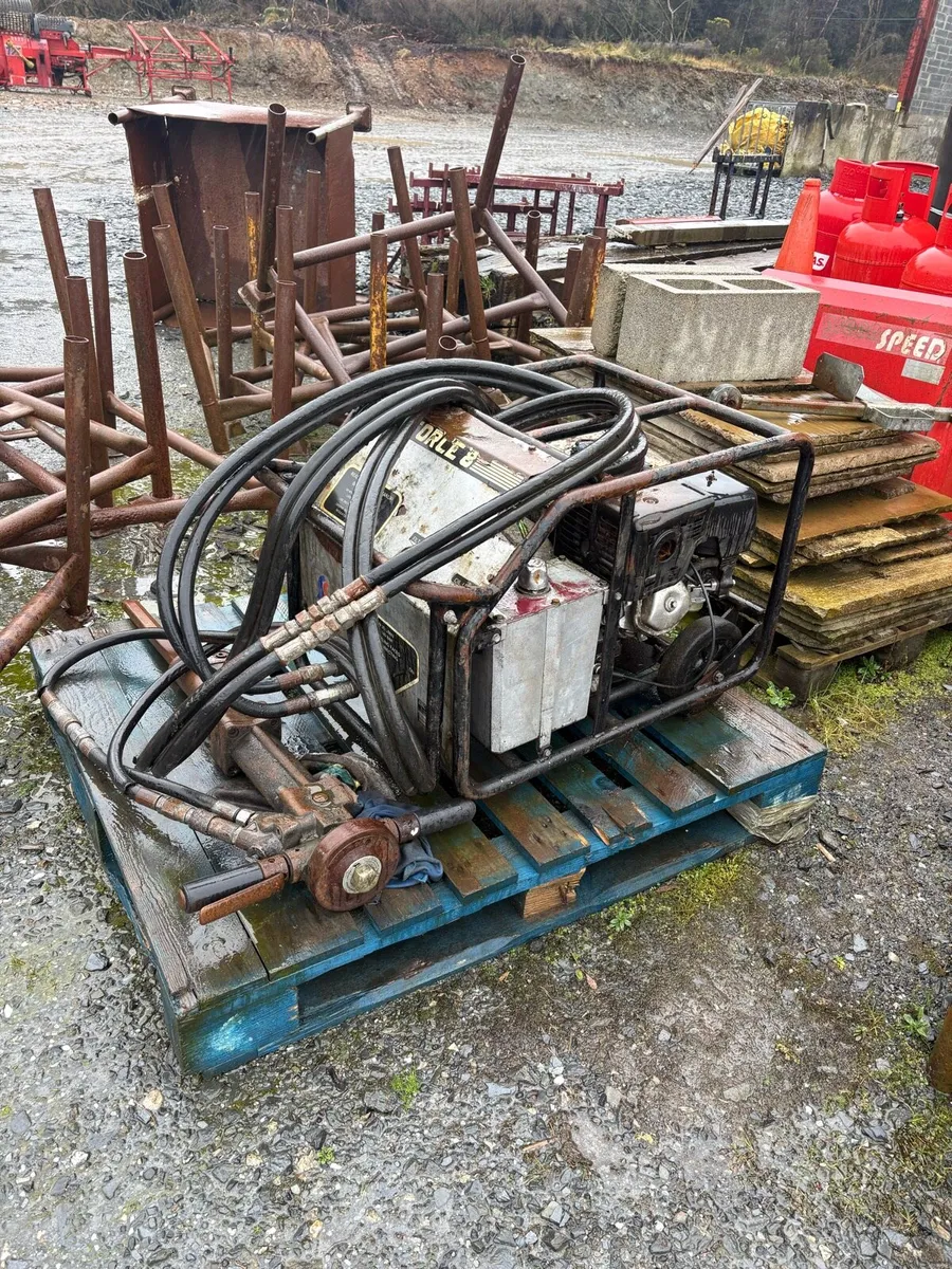 Hydraulic breaker pack with hammer - Image 4