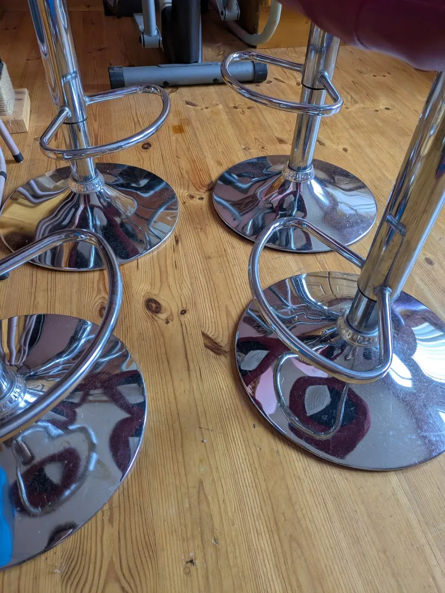 Breakfast bar stools - Image 3