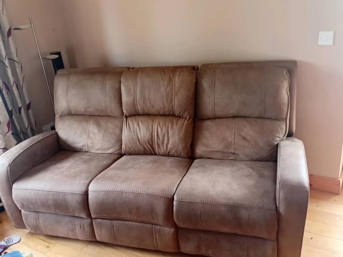 3+1+1 reclining set - Image 2