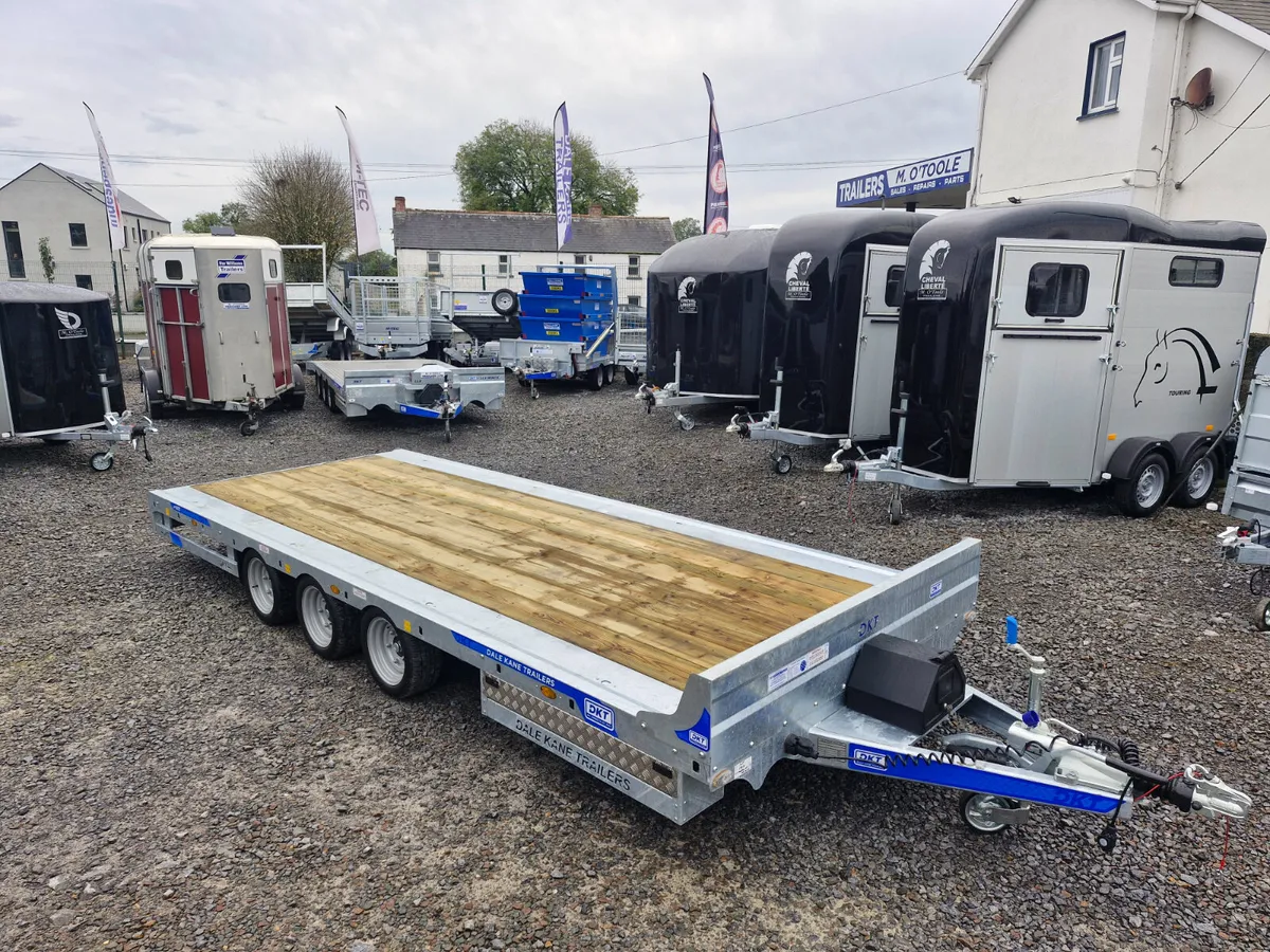 NEW   DALE KANE  1 8' x 7'   TRAILERS - Image 1