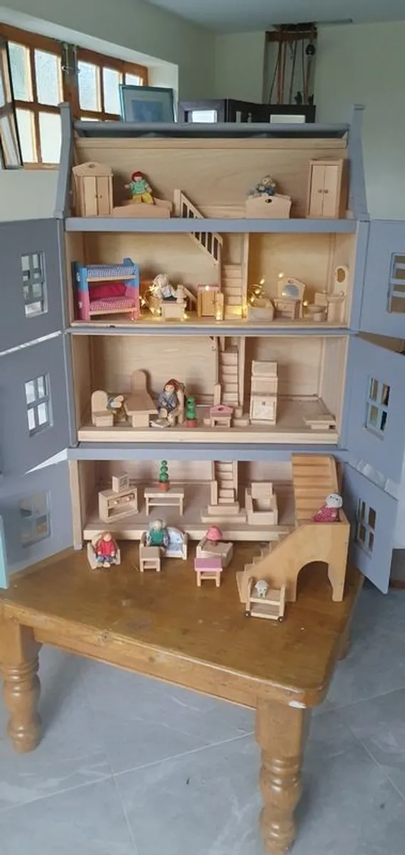 Dolls House - Image 3