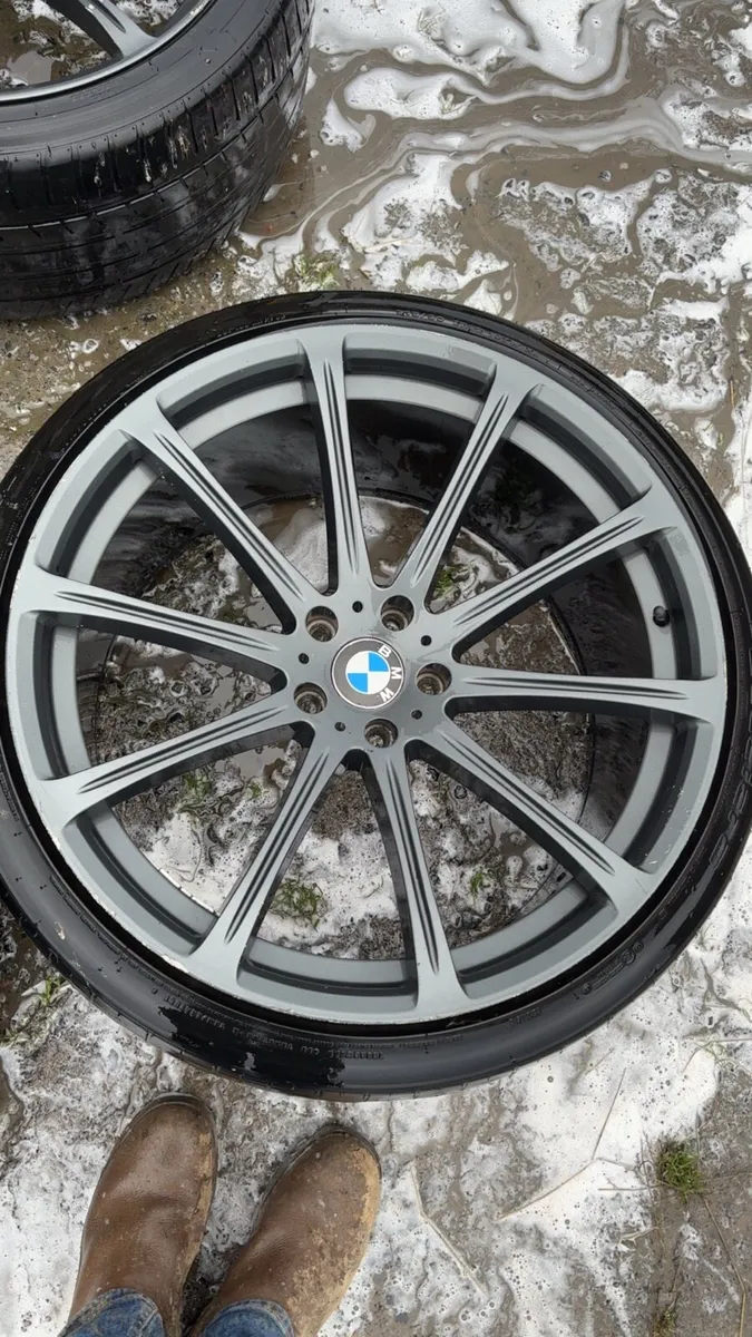 BMW x5 alloys - Image 1
