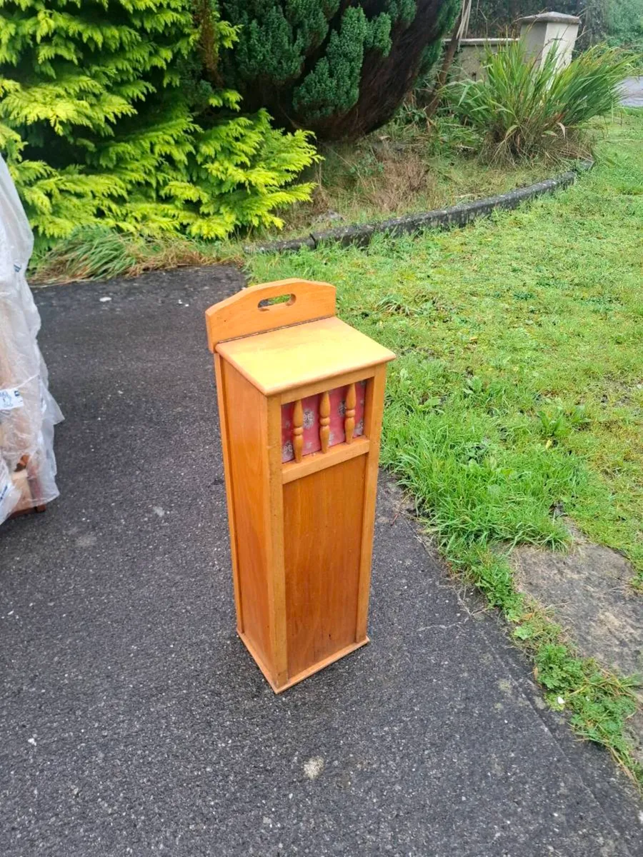 Tall wood breadbox - Image 1