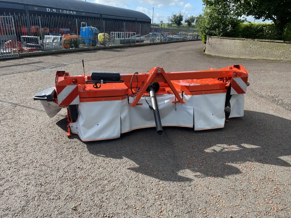 Kuhn GMD310F-FF Front Disc Mower - Image 3