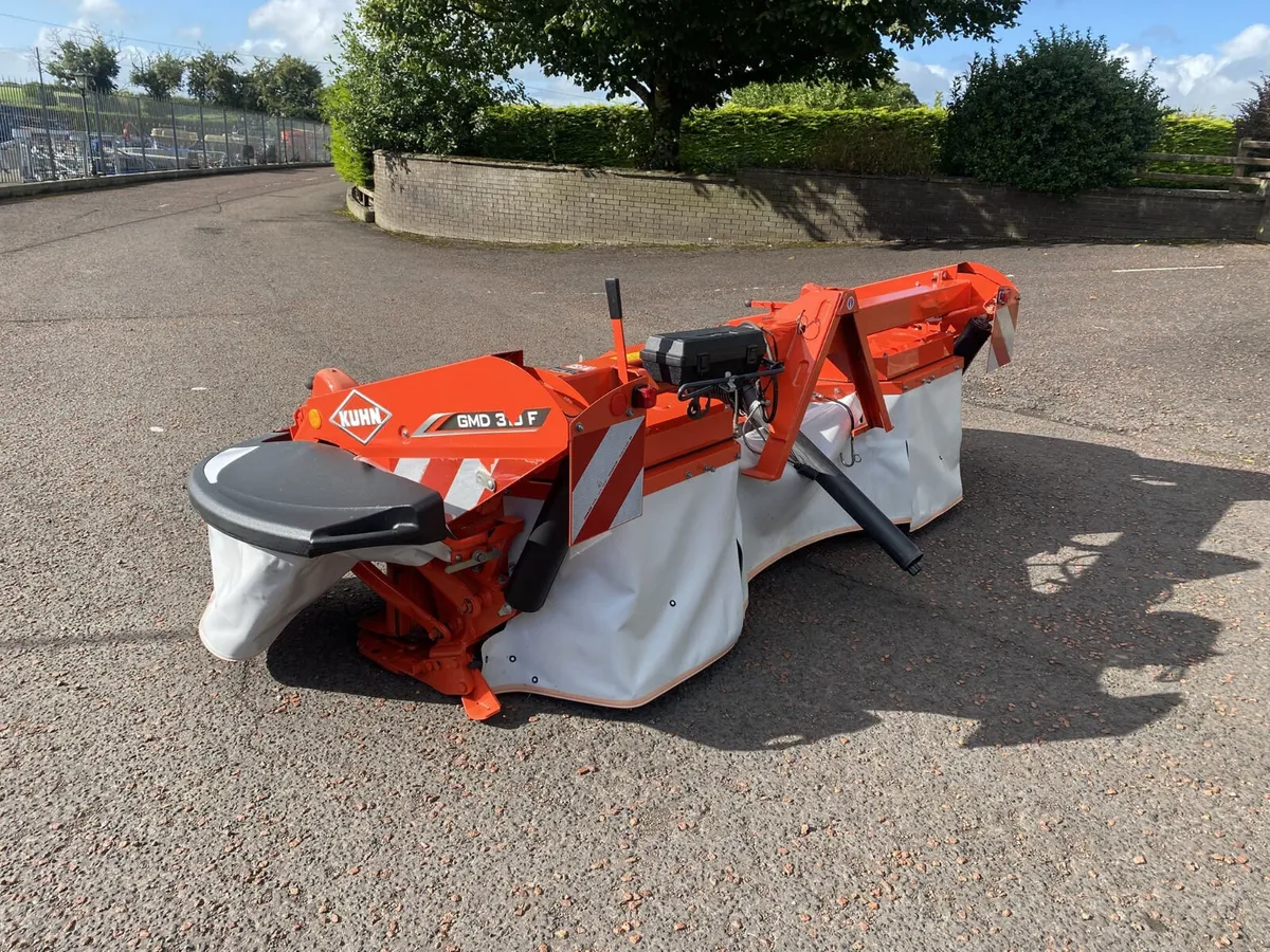 Kuhn GMD310F-FF Front Disc Mower - Image 2