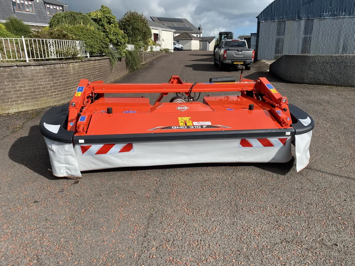 Kuhn GMD310F-FF Front Disc Mower - Image 1