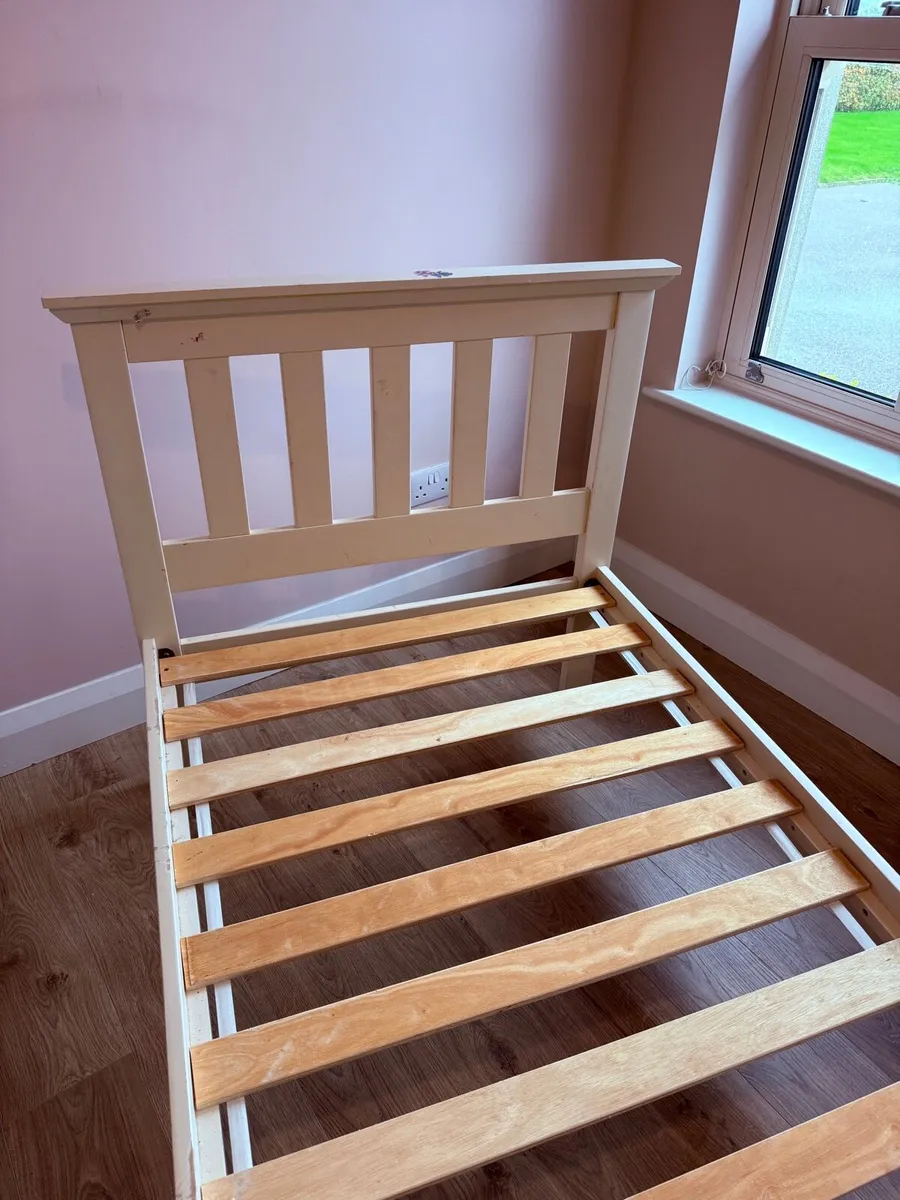 Bed - Image 1