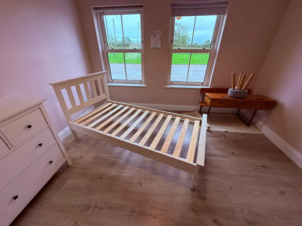 Bed - Image 2