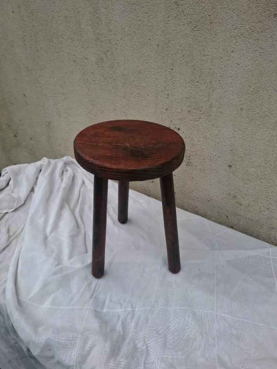 Vintage wood milking stool - Image 1