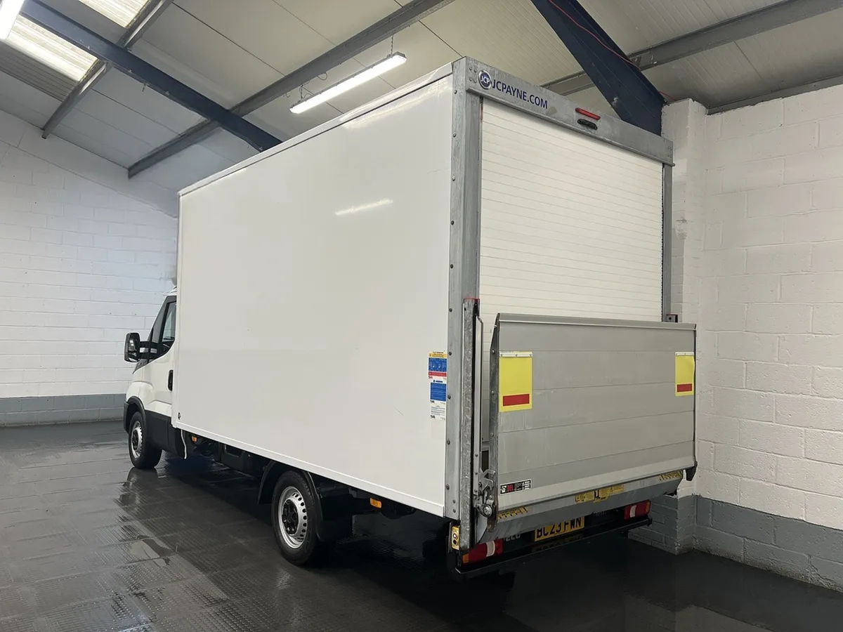2023 Iveco Daily Luton Box Van - Image 4