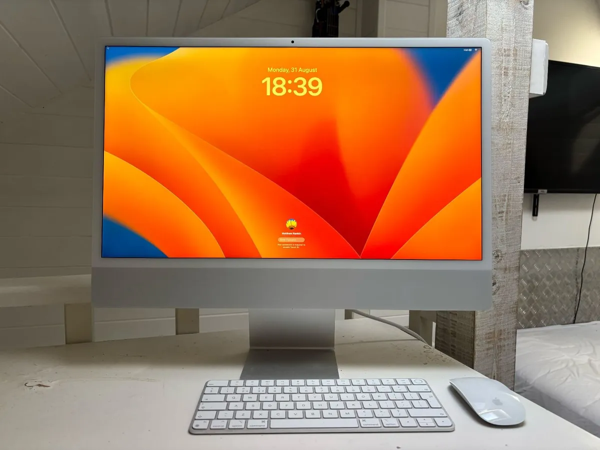 IMAC 24" SILVER - Image 1