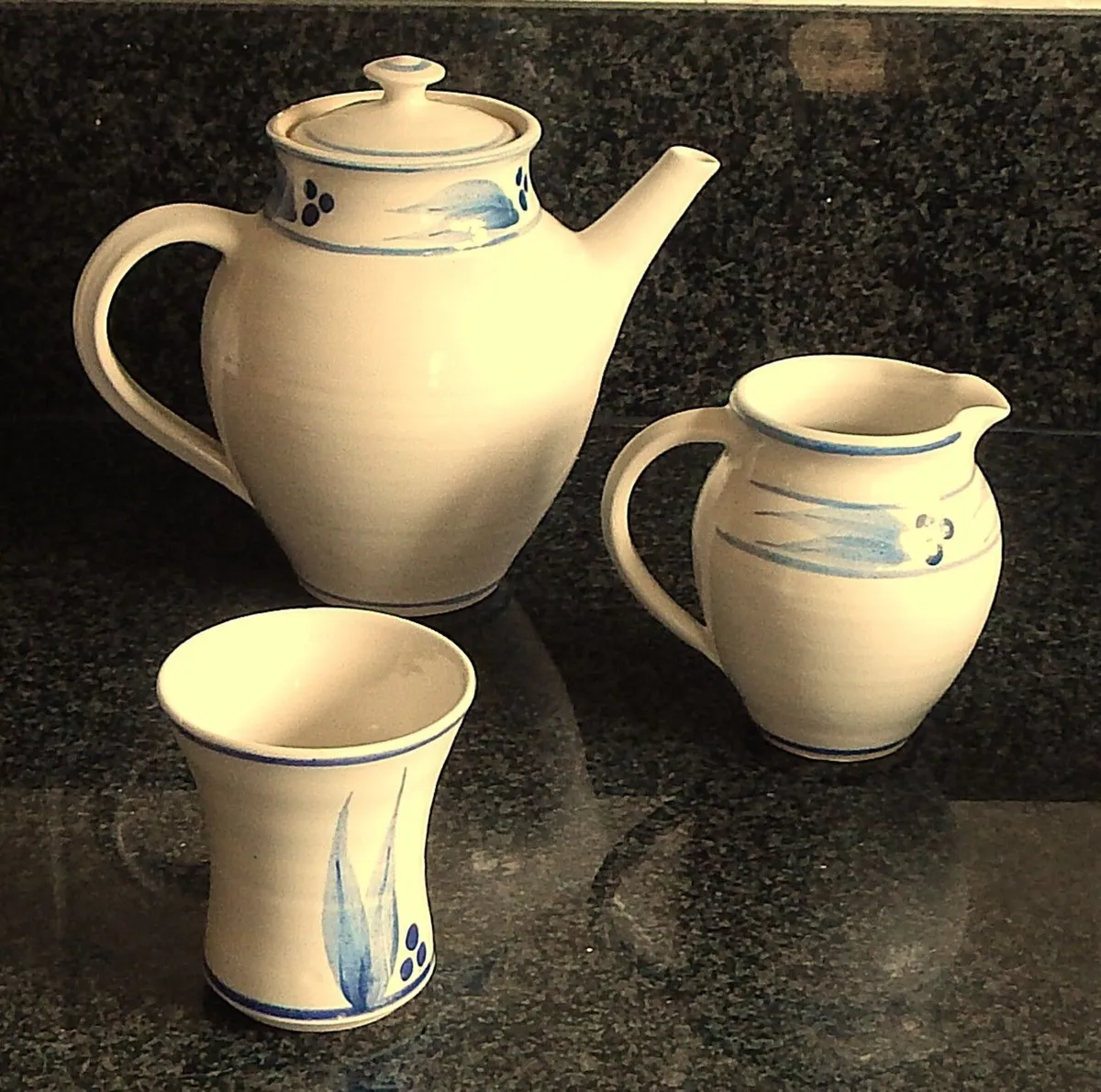 10 Piece Jackson Stoneware Tea Set - Image 3