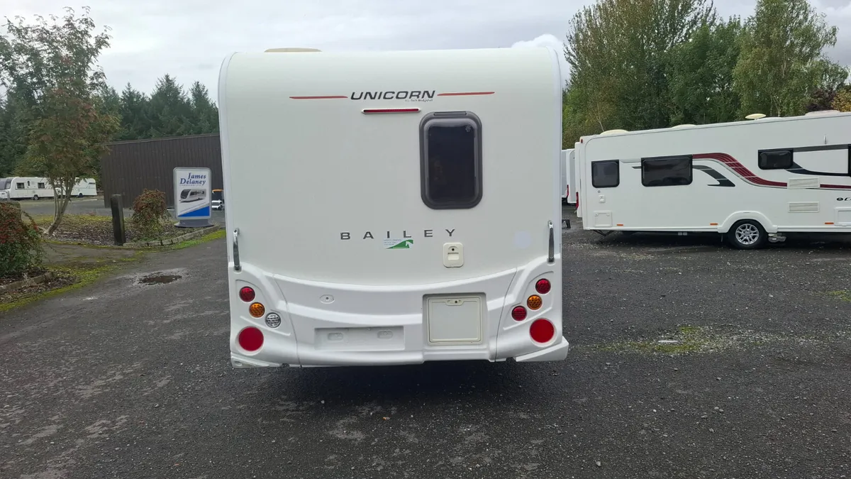 Bailey Unicorn Cordoba 4 Berth Caravan - Image 4