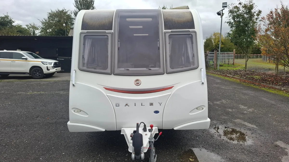 Bailey Unicorn Cordoba 4 Berth Caravan - Image 2