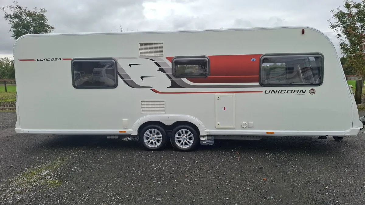 Bailey Unicorn Cordoba 4 Berth Caravan - Image 3