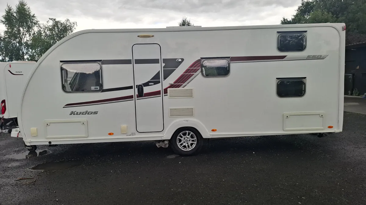 Swift Kudos 6 Berth Caravan - Image 3