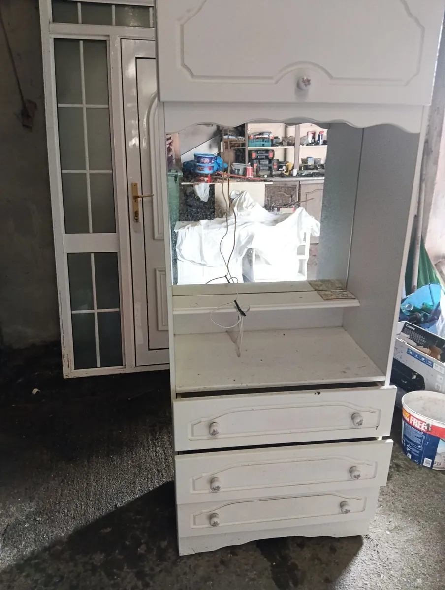 Cabinets - Image 2