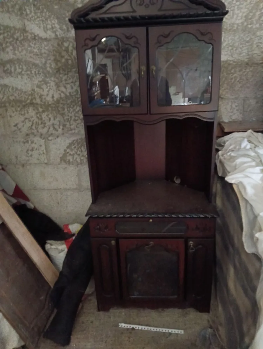 Cabinets - Image 4