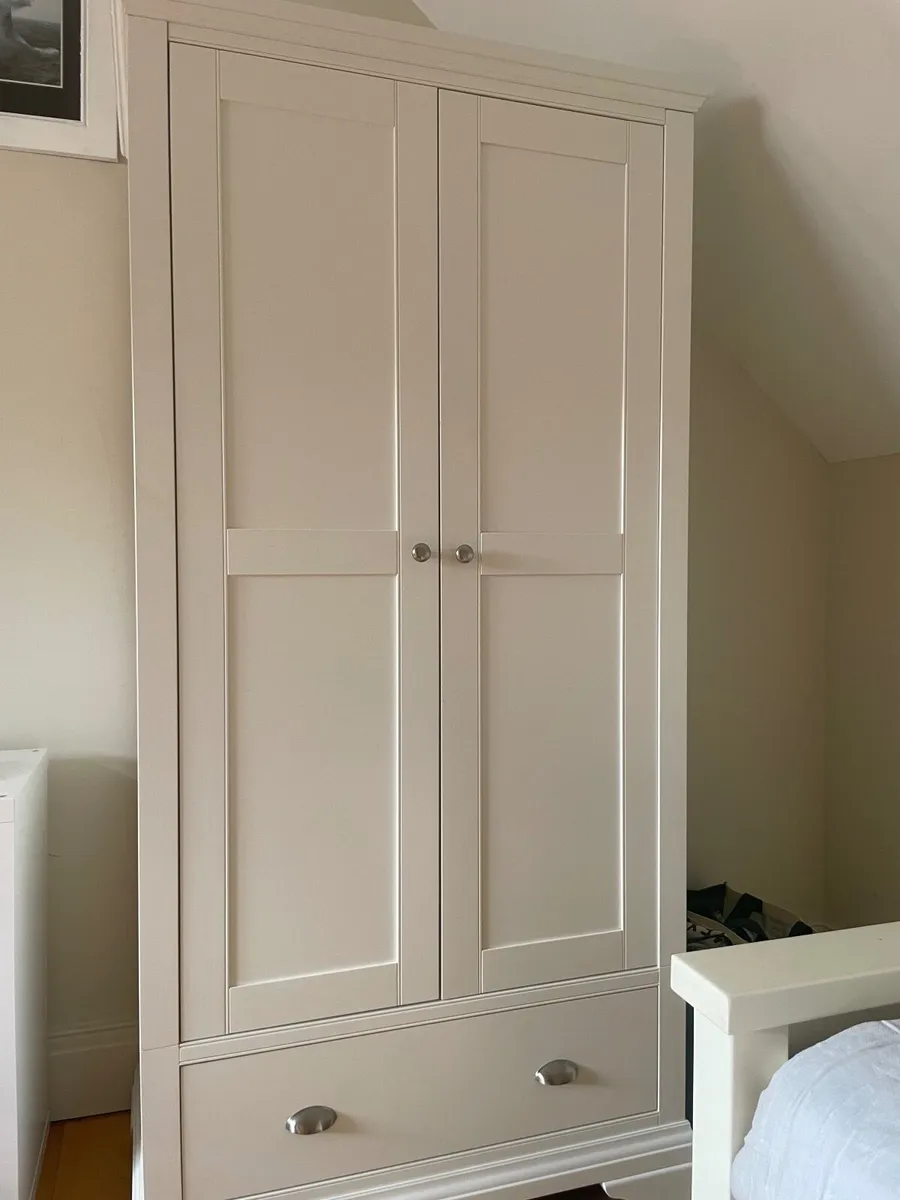 Wardrobe - Image 4