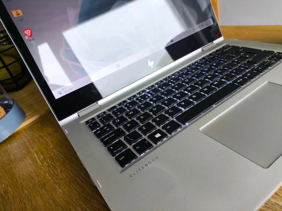 HP 360 Touchscreen laptop - Image 2