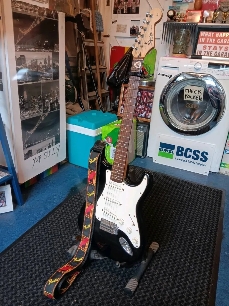 Electric guitar - Image 3