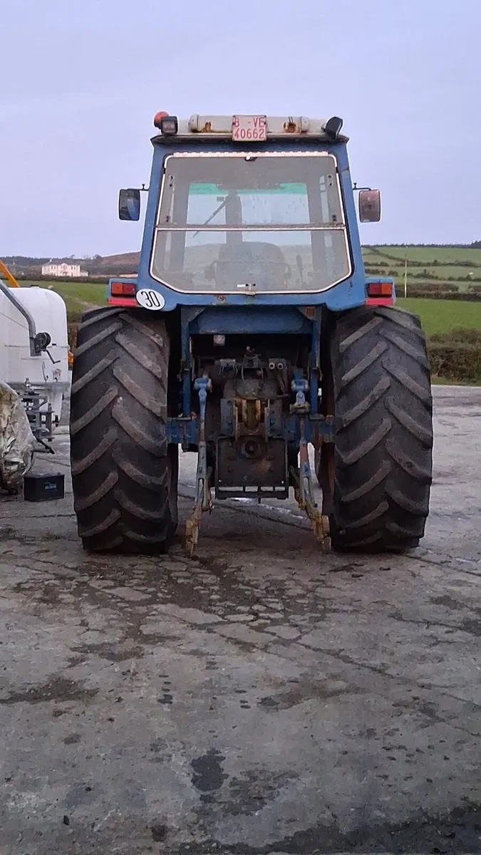 Ford TW 10 - Image 2