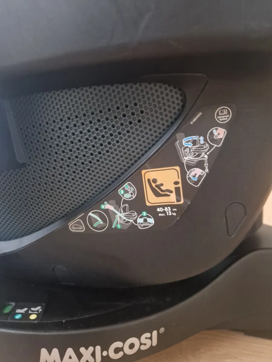 Maxi-Cosi Pebble 360 Car seat plus base - Image 2