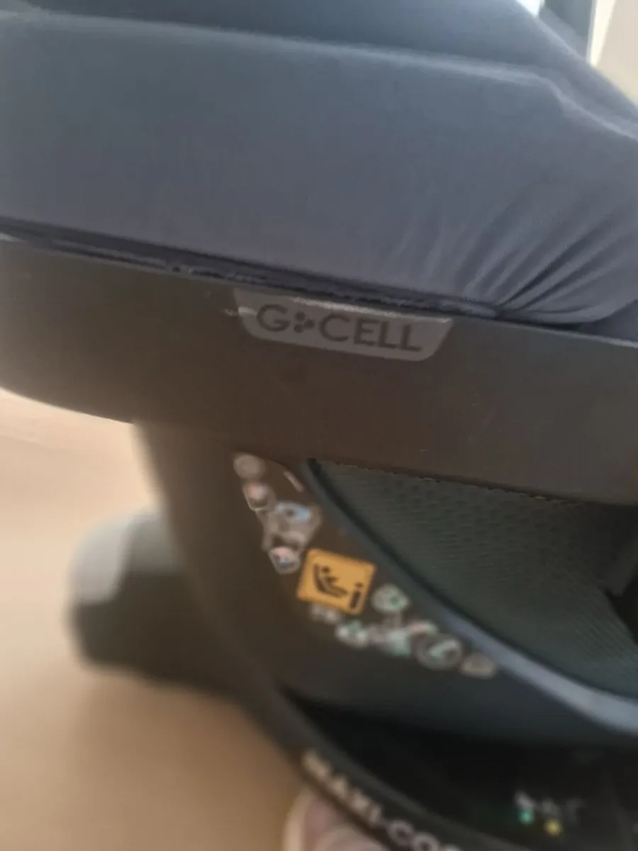Maxi-Cosi Pebble 360 Car seat plus base - Image 4