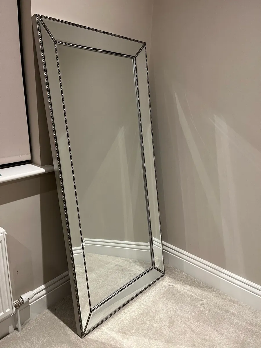 Home Accessories - Mirror - Image 3