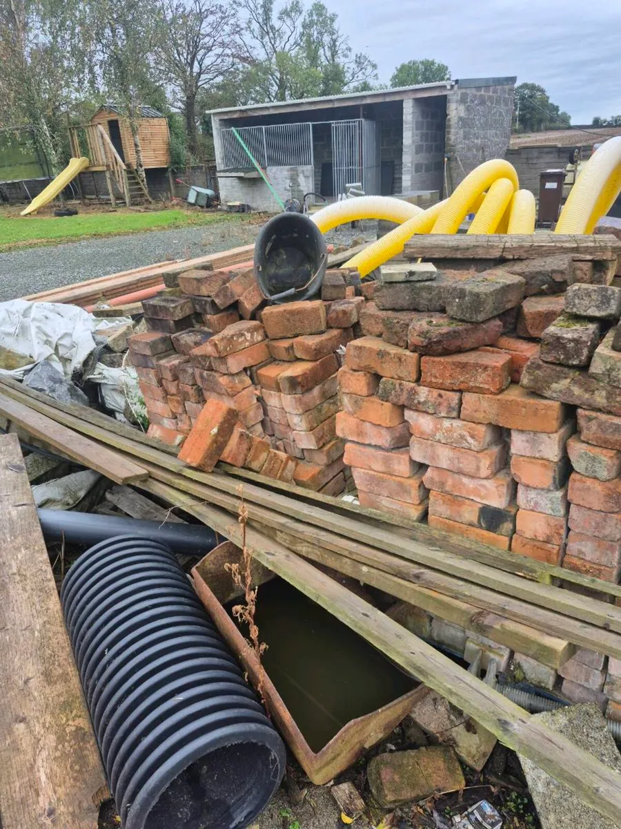 Re claimed red bricks - Image 2