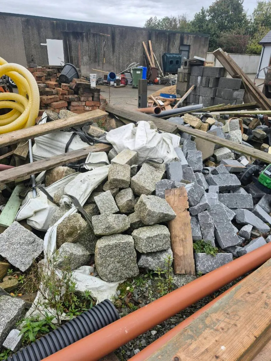 Re claimed red bricks - Image 3