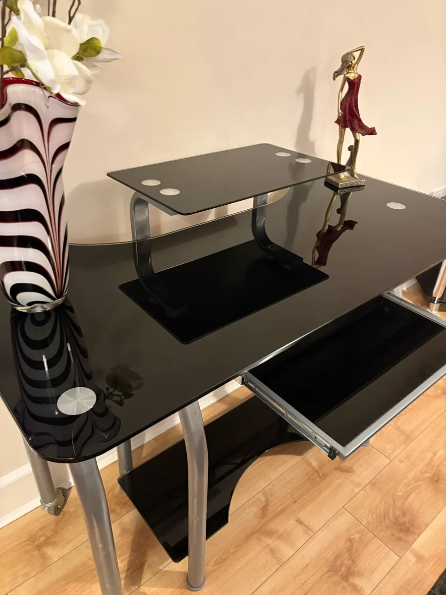 Computer Desk - Image 3