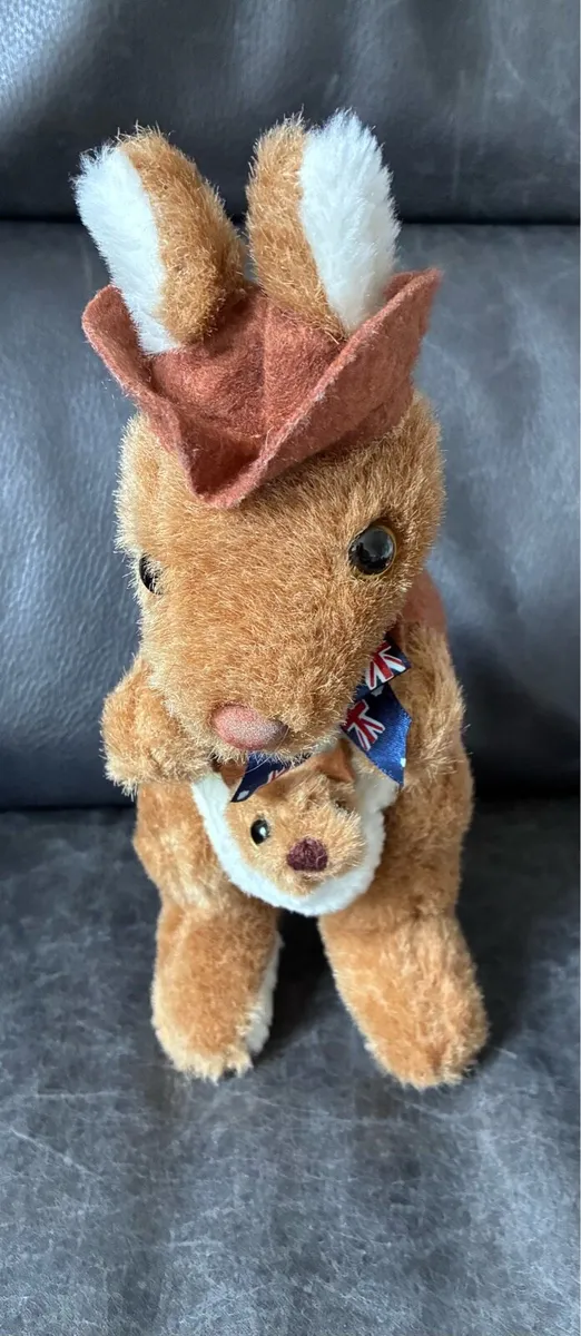 Kangaroo soft toy - Image 2