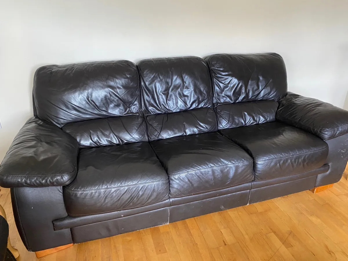 Suite of furniture- 3+1 seater and footstool - Image 1