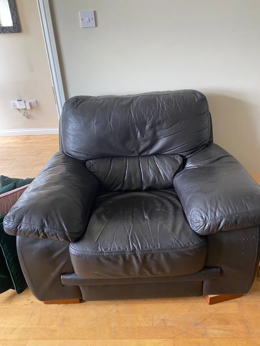 Suite of furniture- 3+1 seater and footstool - Image 2