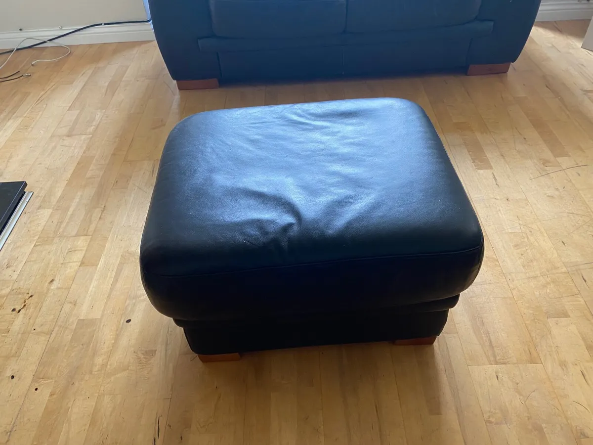 Suite of furniture- 3+1 seater and footstool - Image 3