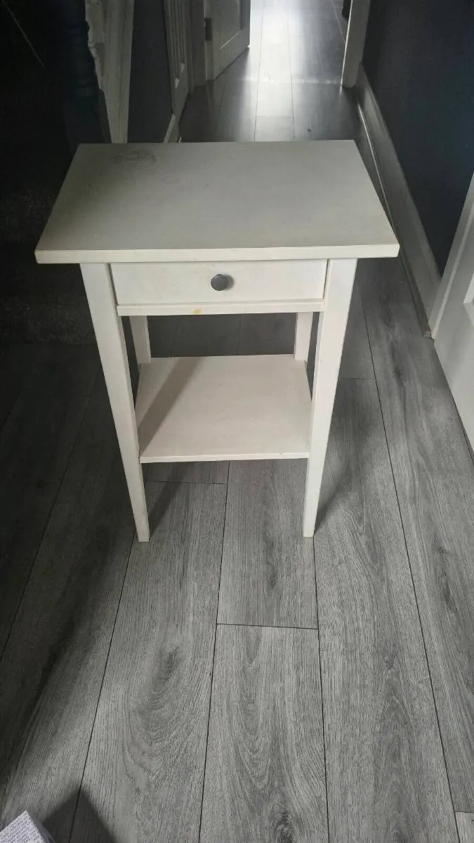 SMALL TABLE - Image 1