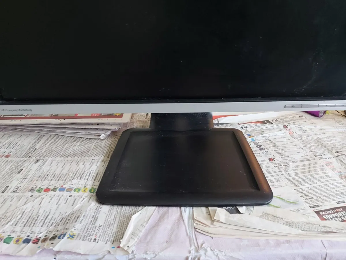 HP 24 inch LCD Colour Monitor, Model LA2405wg - Image 4