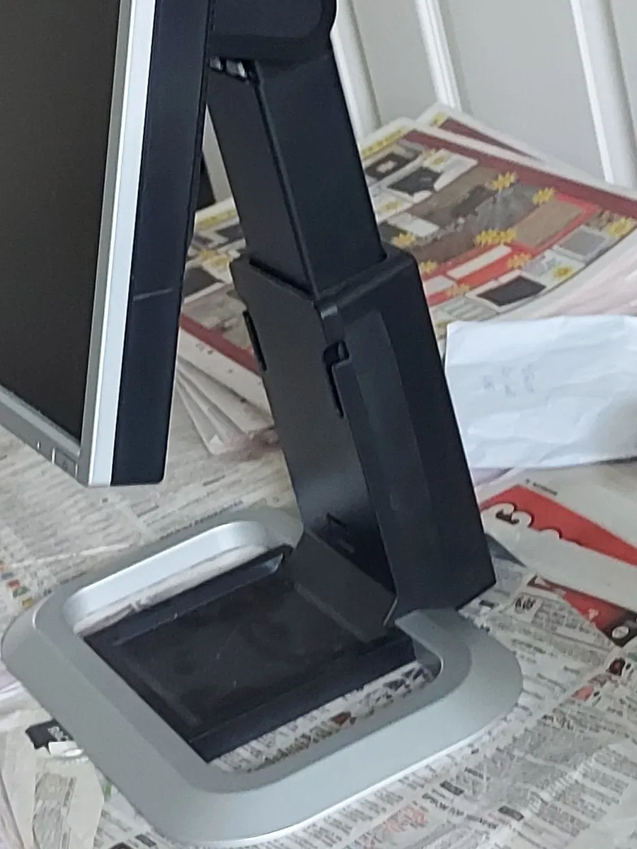 HP 19 inch LCD Colour Monitor, Model LP1965 - Image 4
