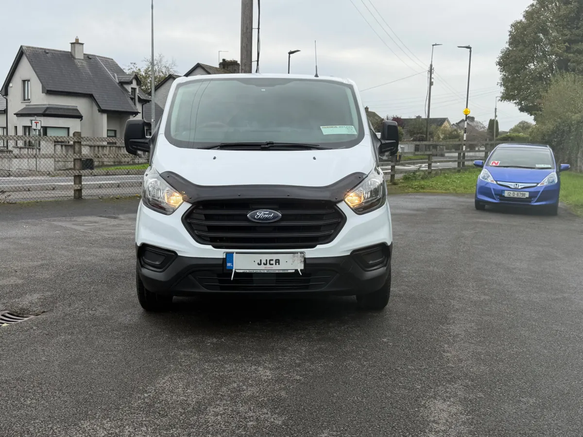 STUNNING Ford Transit Custom 2020 6 speed - Image 3