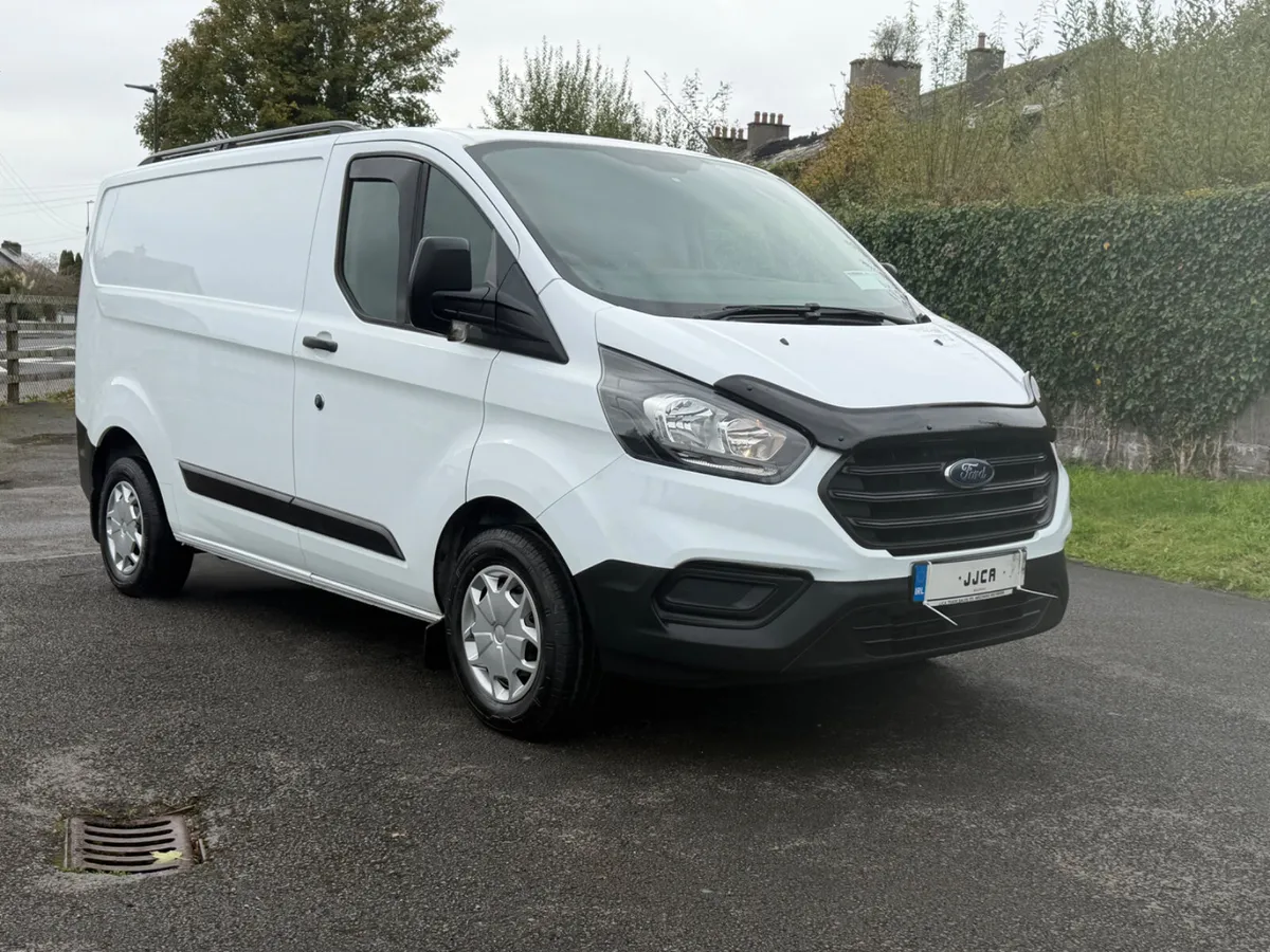 STUNNING Ford Transit Custom 2020 6 speed - Image 2