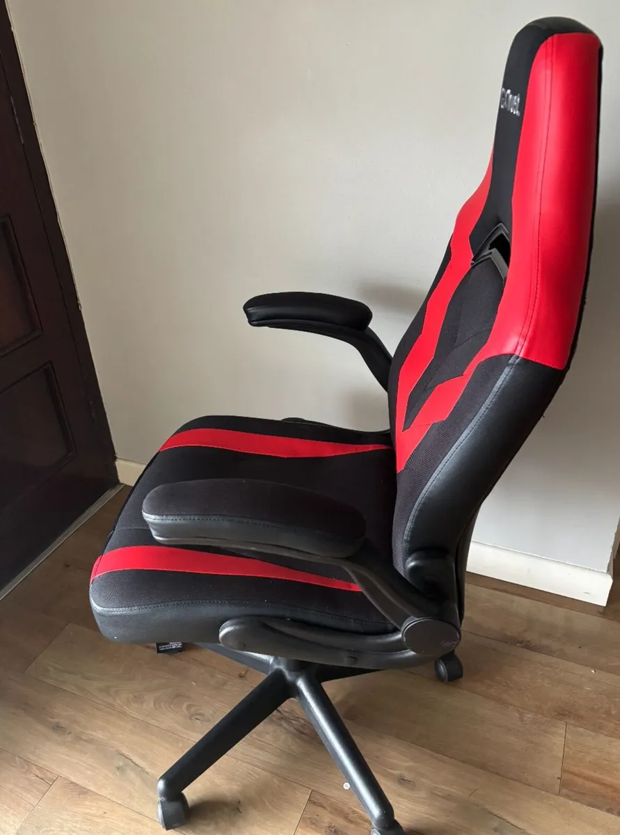 Trust GXT Gaming Chair - Image 2