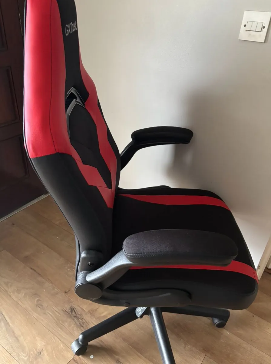 Trust GXT Gaming Chair - Image 3