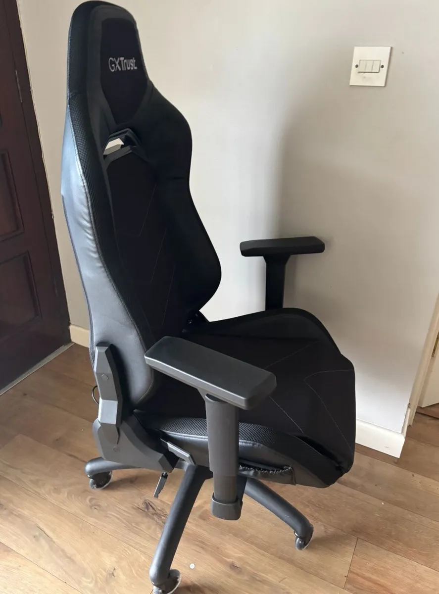 Trust GXT Gaming Chair - Black - Image 4