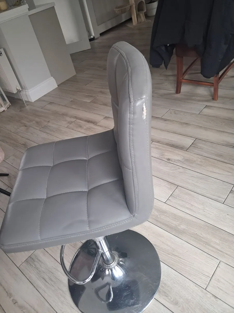 Bar stools - Image 2