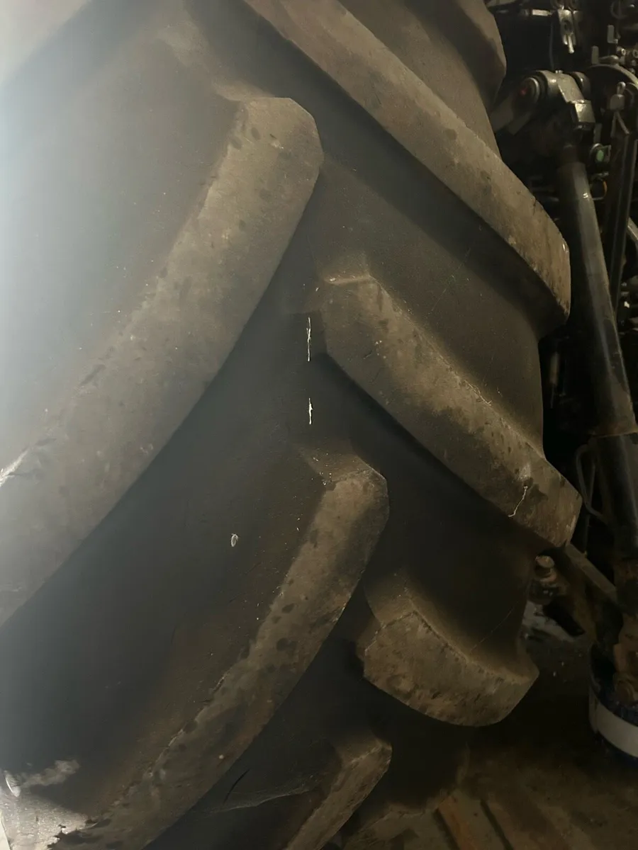 710/70/42. Tyres - Image 3