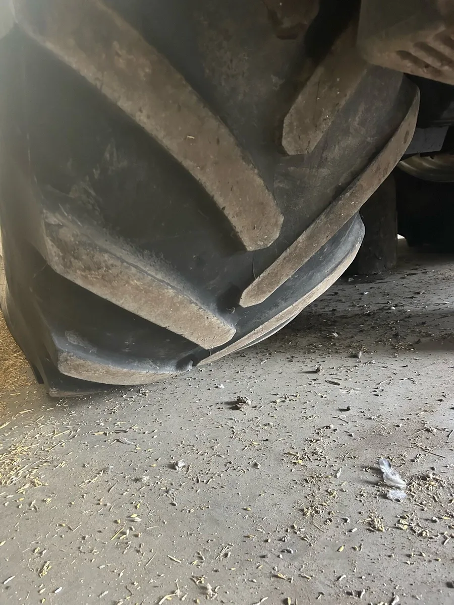 710/70/42. Tyres - Image 4