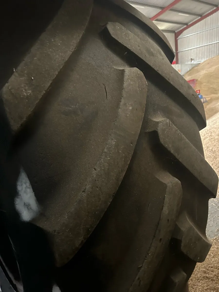 710/70/42. Tyres - Image 2