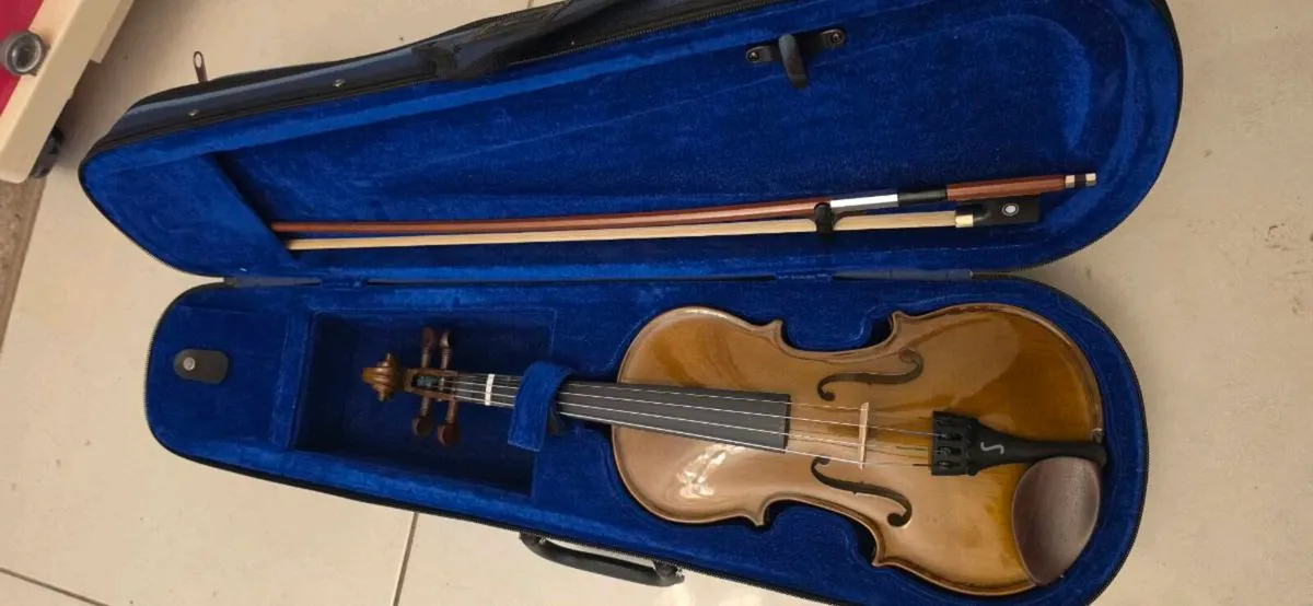 1/ 4 Fiddle - Image 1