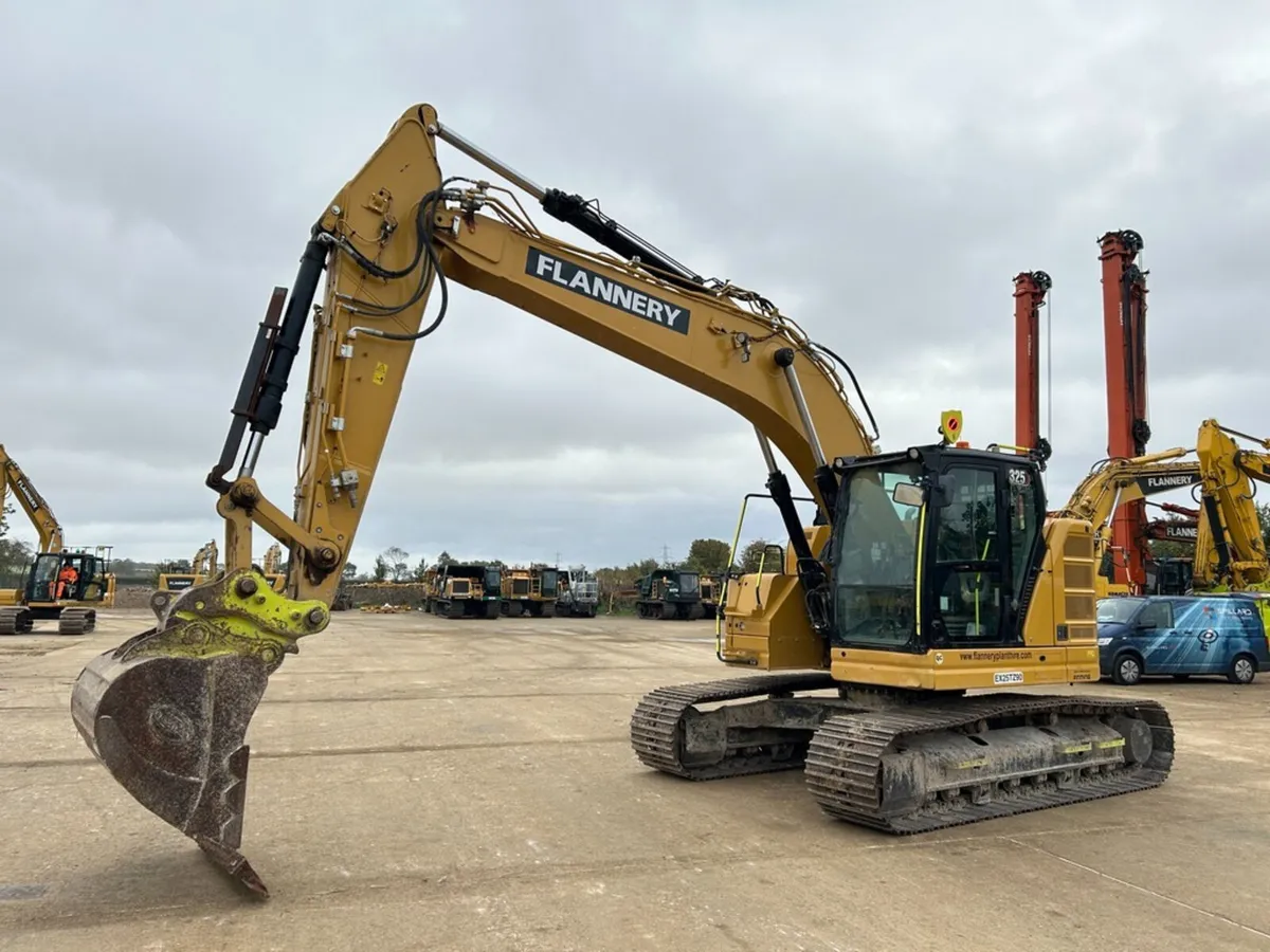 2021 CAT 325 - 07 - Image 1